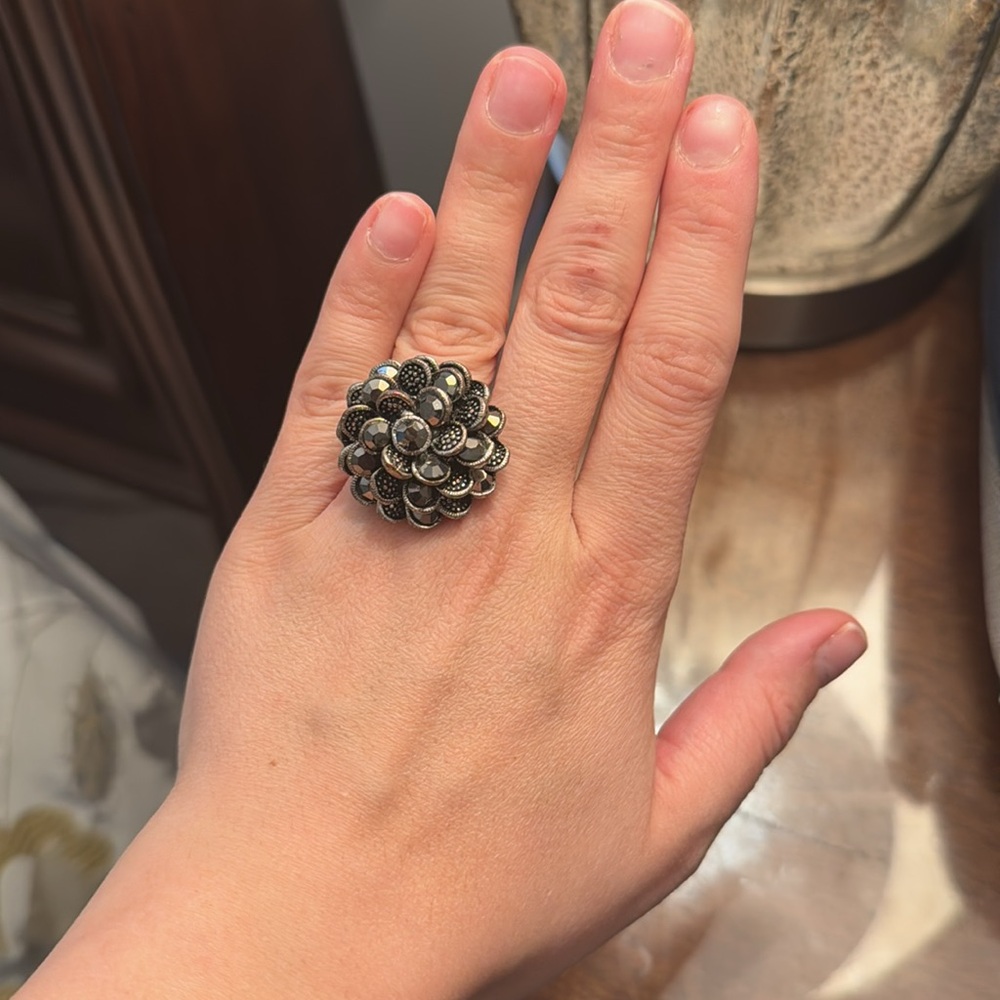 Large Black Crystal Flower Ring - image 7